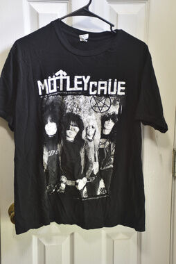 Motley Crue Band T Shirt North America 2022 Stadium Tour Black Size L LSC124